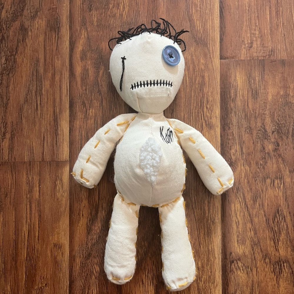 Korn issues rag doll. 2000.